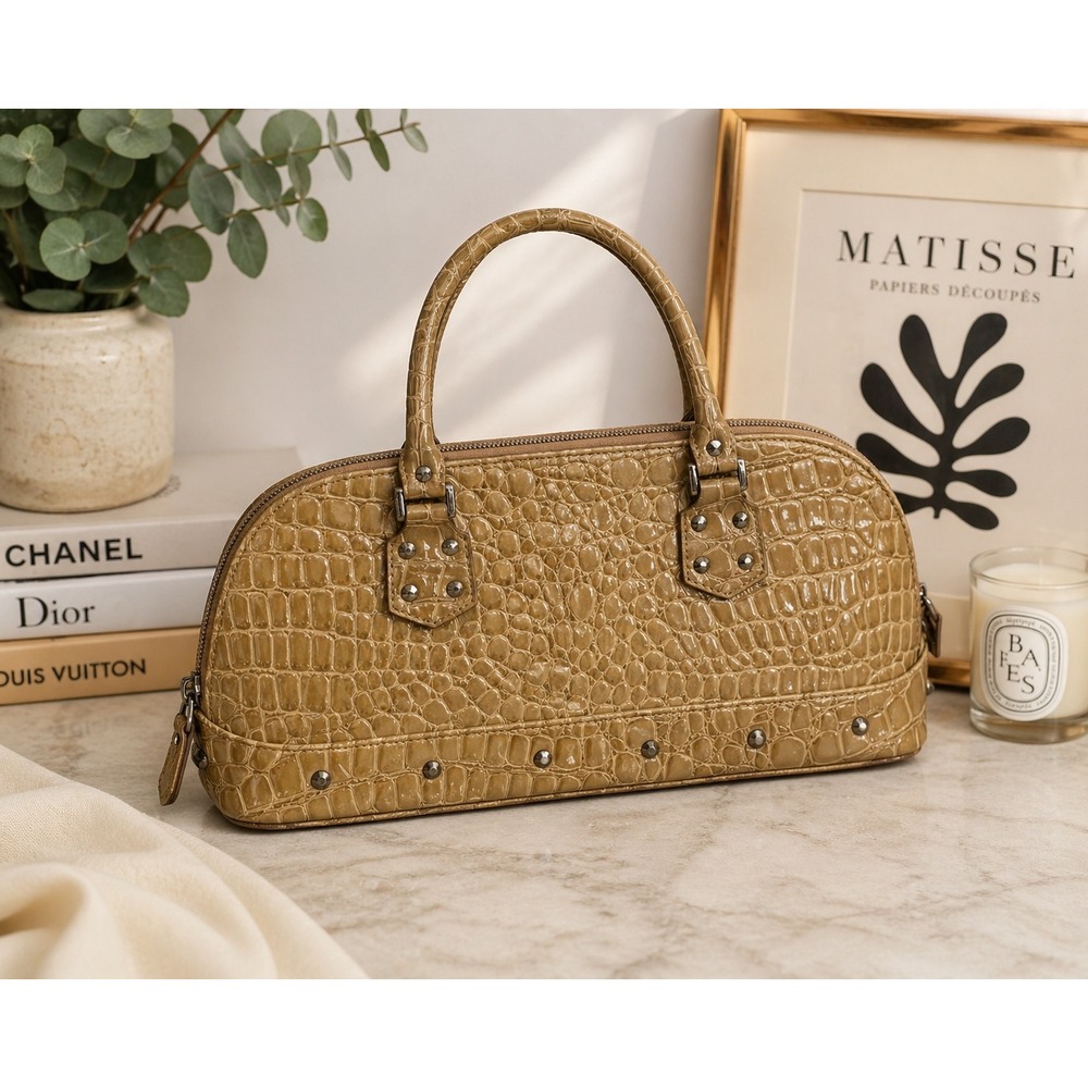 Vintage Y2K Croc Embossed Barrel Bag Tan Shoulder Purse Studded‎ Chic Arm Candy